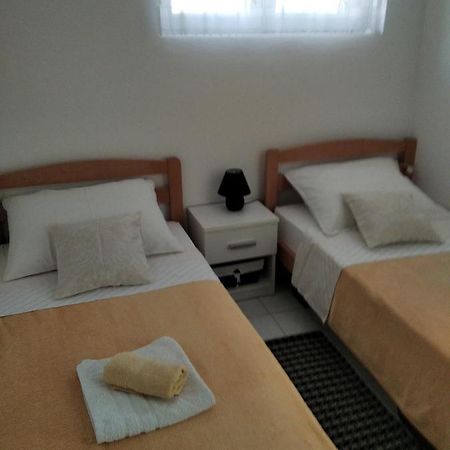 Apartment Anny พูลา ภายนอก รูปภาพ