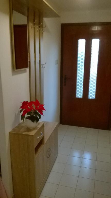 Apartment Anny พูลา ภายนอก รูปภาพ